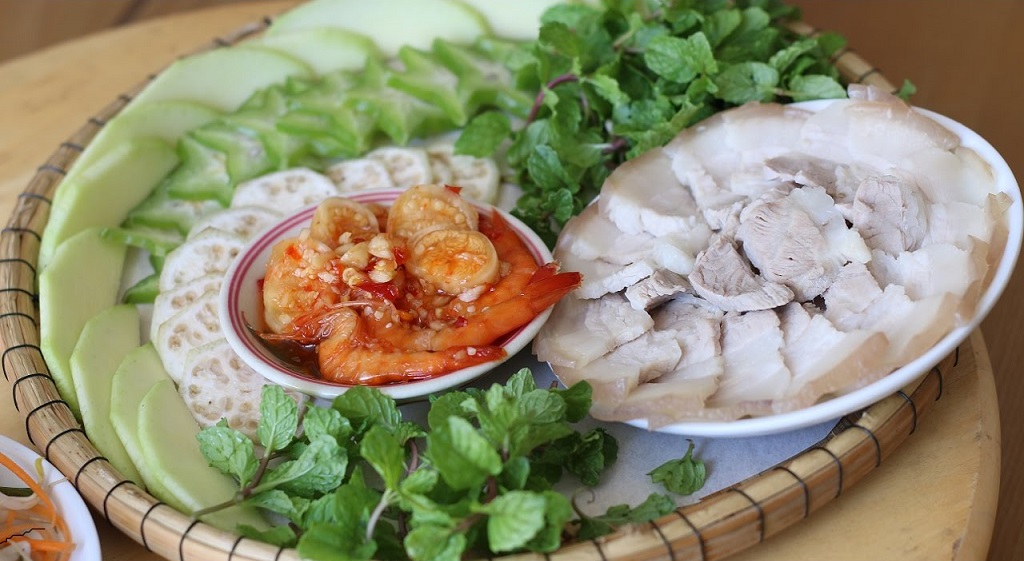 Tôm chua Huế: Món ăn đòi hỏi kỹ thuật làm cầu kỳ