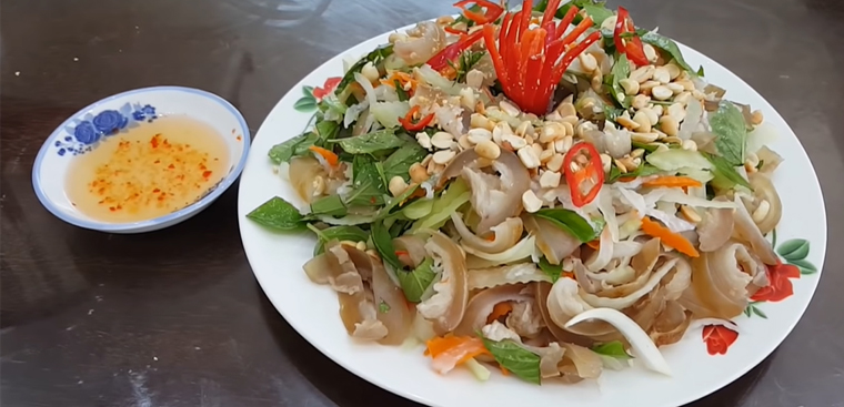 Nộm tai bò