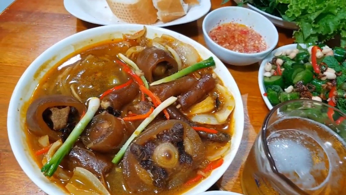Set đuôi bò hầm thuốc bắc - 600k