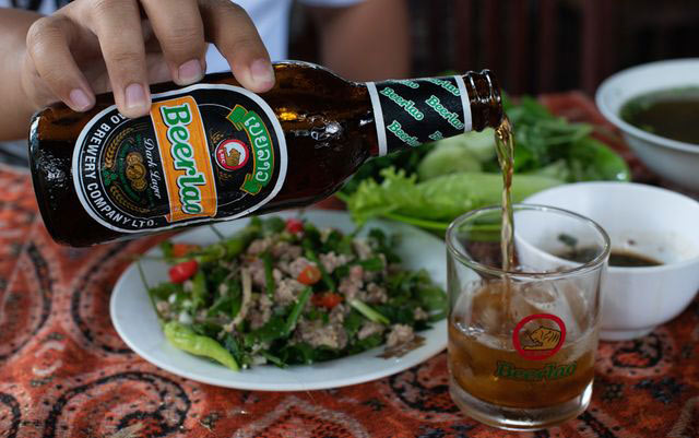 Địa chỉ mua két bia lào chai đen uy tín