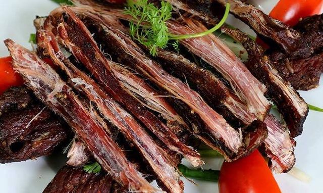 Đặc điểm và công dụng của thịt bò Lào gác bếp
